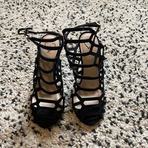 Size 7 about 5 inch black heels